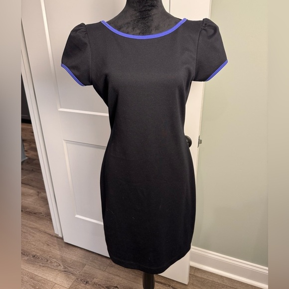 Juicy Couture Dresses & Skirts - Juicy couture black fitted dress blue piping full low back zipper